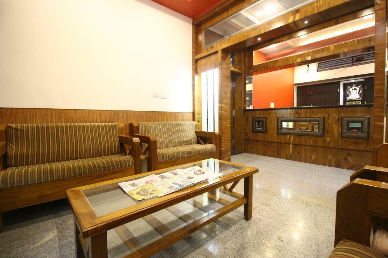 Oyo Flagship 30734 Jeevan Lodge Shimoga Bagian luar foto