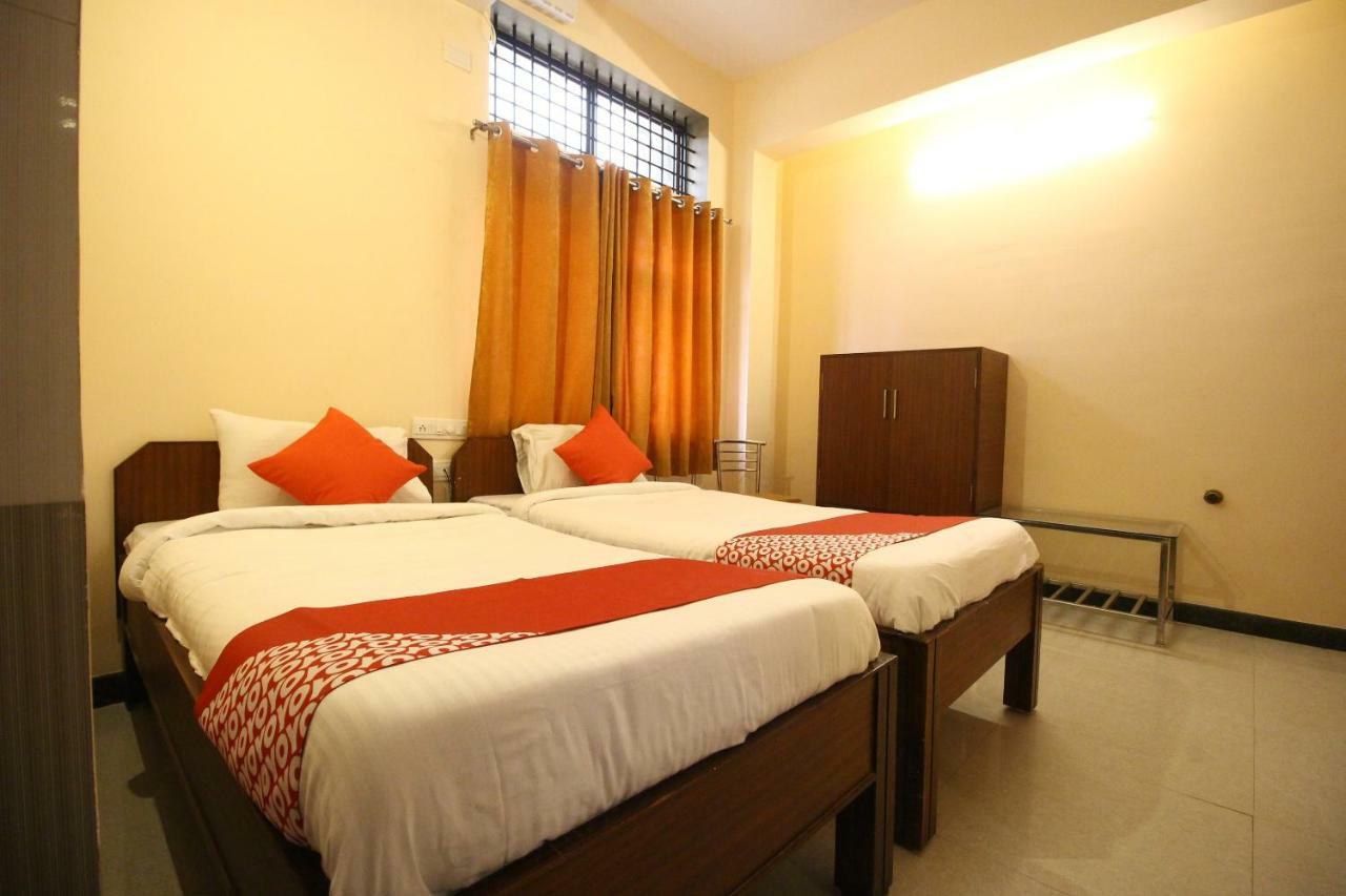 Oyo Flagship 30734 Jeevan Lodge Shimoga Bagian luar foto