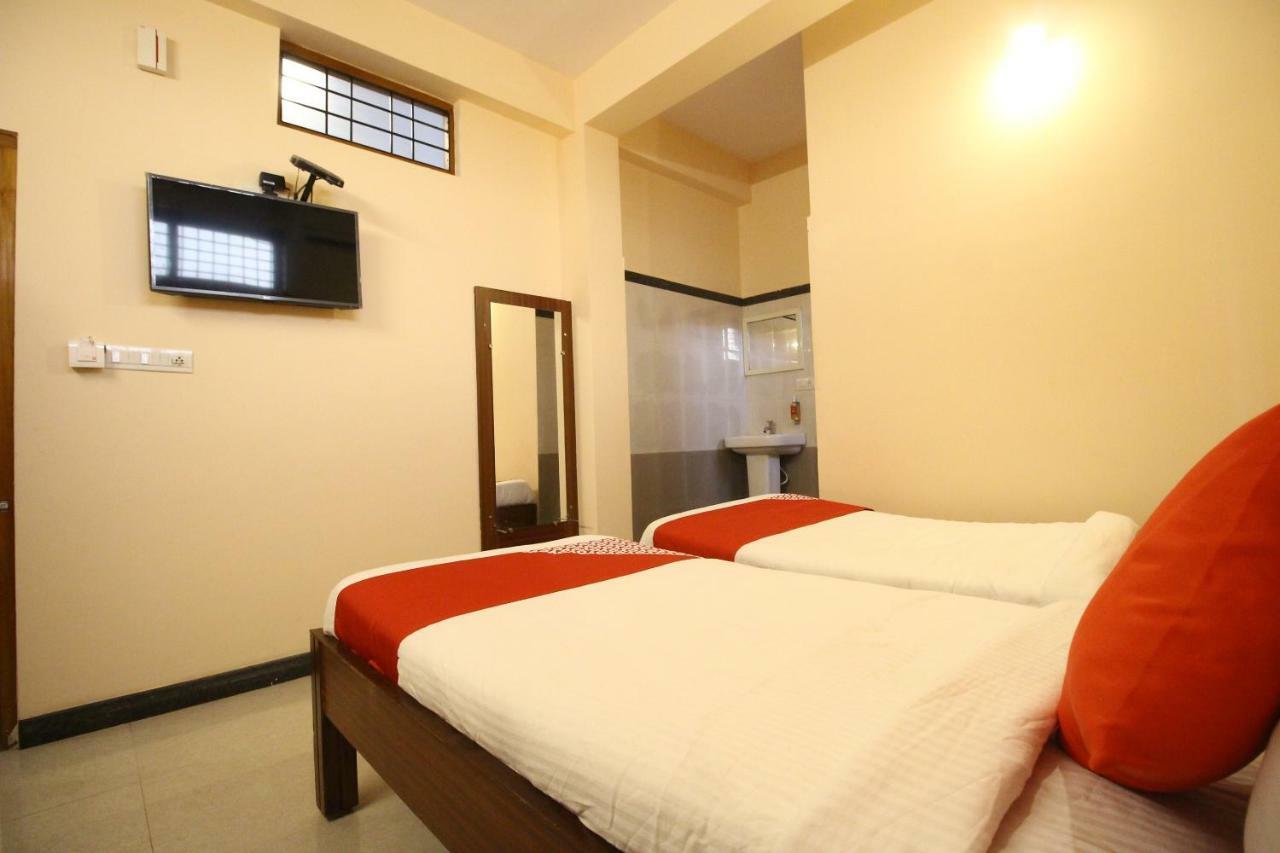Oyo Flagship 30734 Jeevan Lodge Shimoga Bagian luar foto