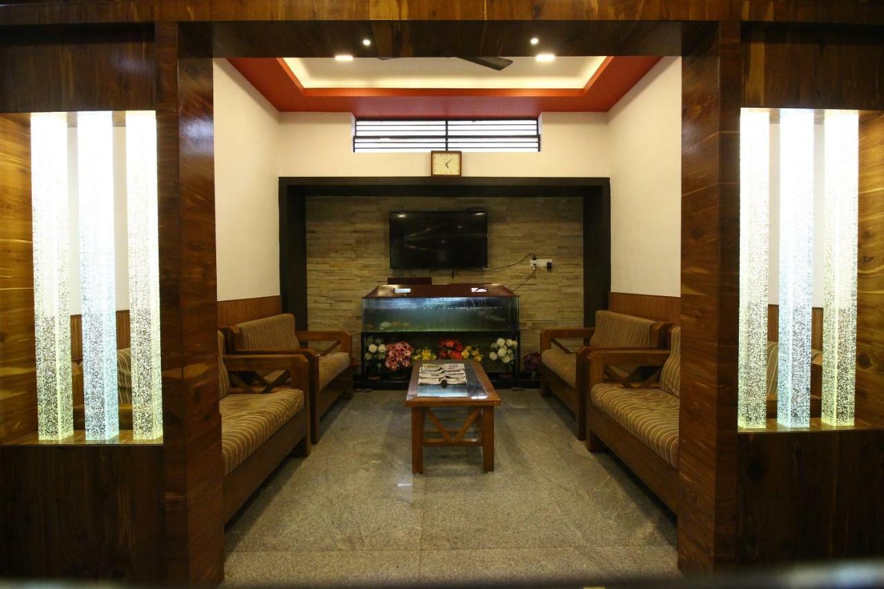 Oyo Flagship 30734 Jeevan Lodge Shimoga Bagian luar foto