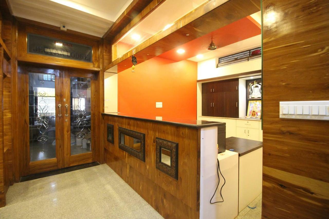 Oyo Flagship 30734 Jeevan Lodge Shimoga Bagian luar foto