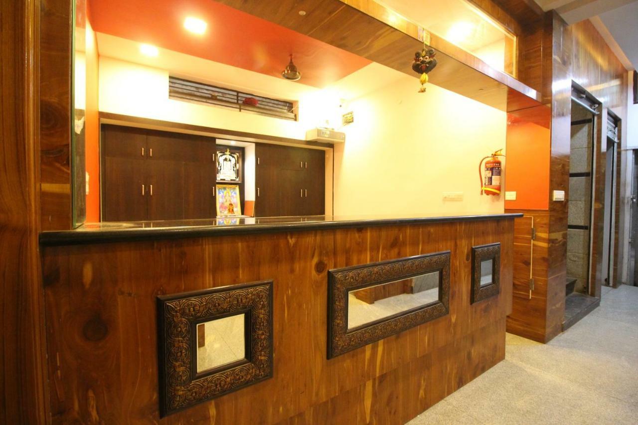 Oyo Flagship 30734 Jeevan Lodge Shimoga Bagian luar foto